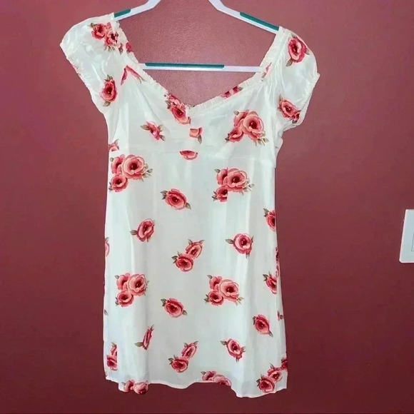 Forever 21 Rose Dress NWT - Picture 2 of 6